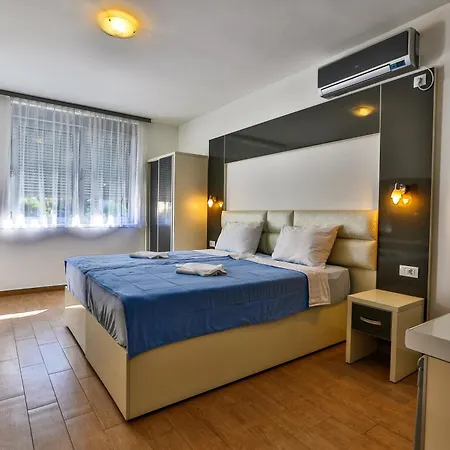 Dvor Kornic Guest house Budva