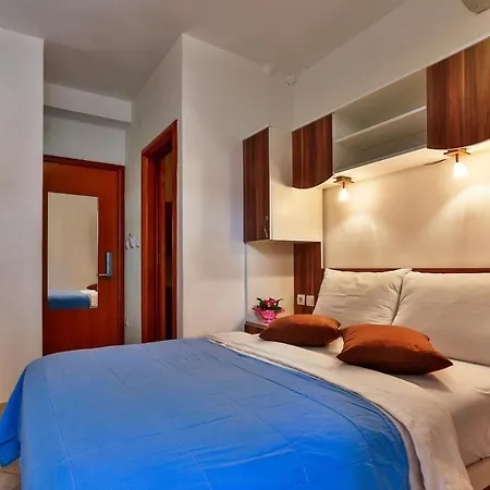 Dvor Kornic 3* Budva